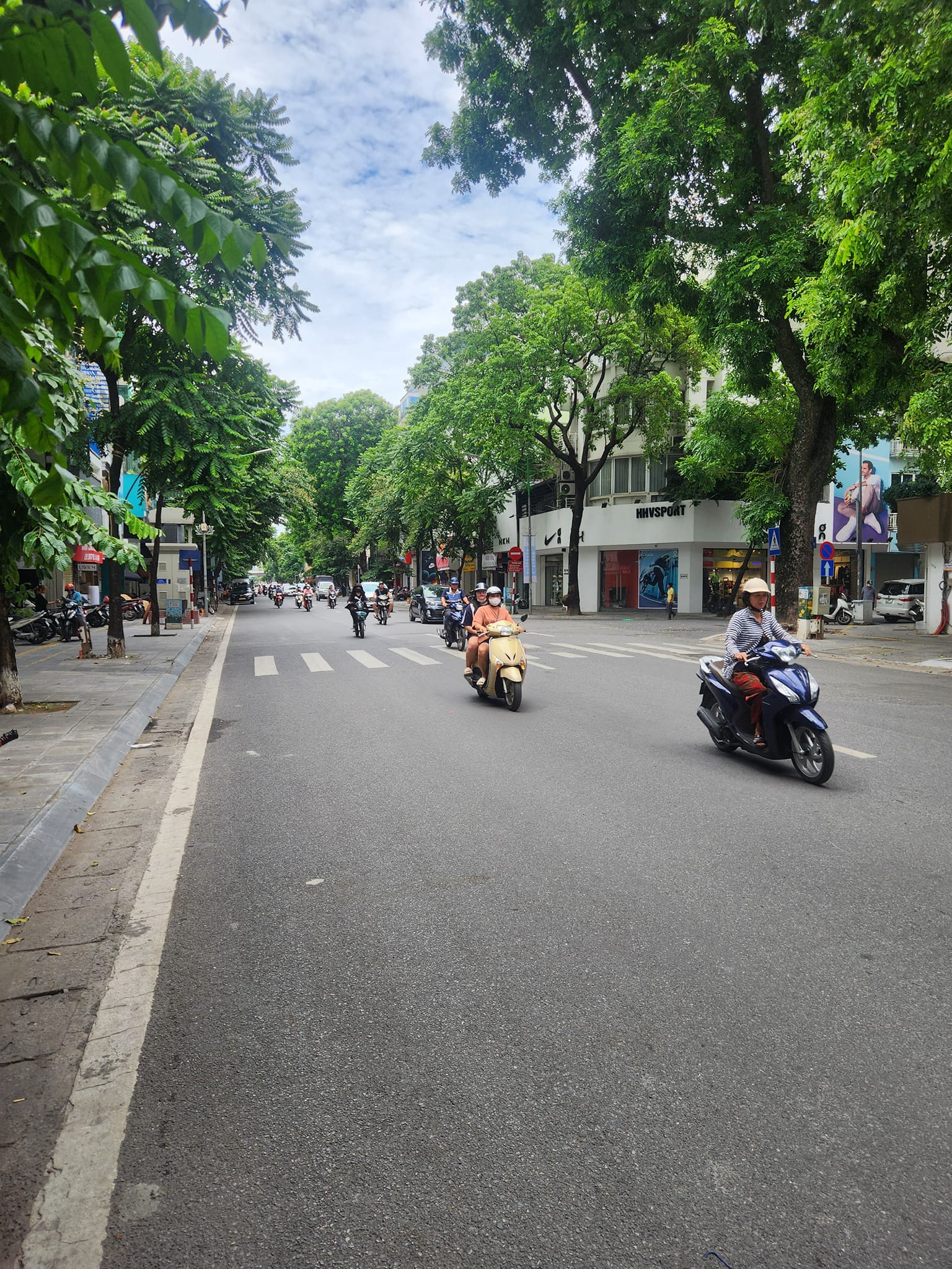 Bán Gấp Lô Đất, Khu Đô Thị Bắc Linh Đàm 220m, Mt 12m. Giá 33 tỷ.