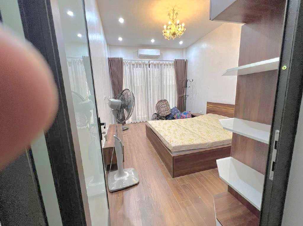 BÁN GẤP NHÀ GIANG VĂN MINH PHỐ VIP BA ĐÌNH KD, Ô TÔ THANG MÁY 40M X 7 TẦNG MT 4M 13,8 TỶ