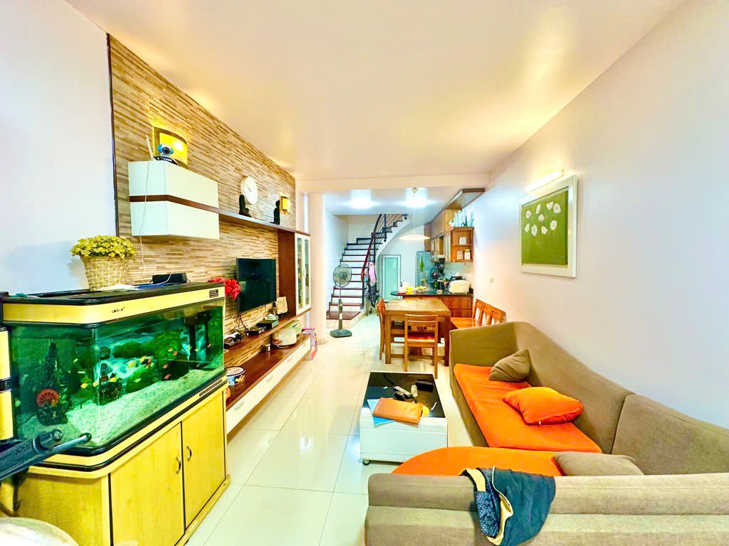 NHÀ ĐẸP Ở NGAY ÂU CƠ TỨ LIÊN TÂY HỒ