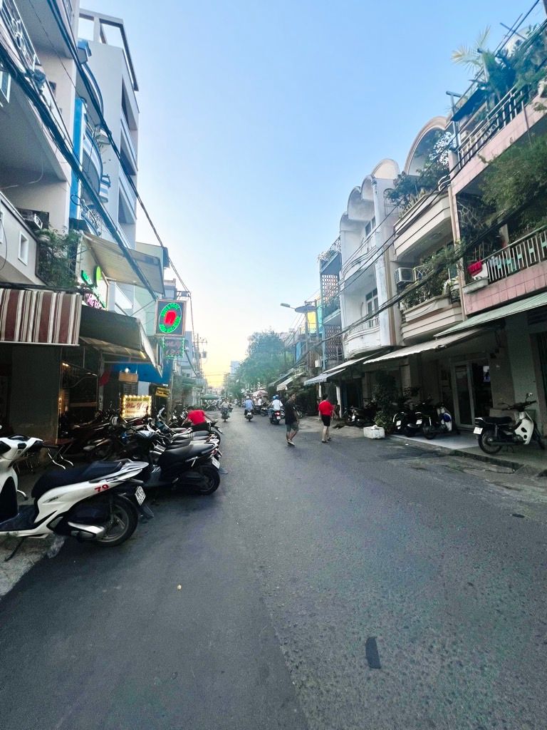 KHU VIP Q.11 - NHÀ MỚI  5 TẦNG BTCT - HẺM OTO THÔNG LÊ ĐẠI HÀNH - 6 PHÒNG NGỦ