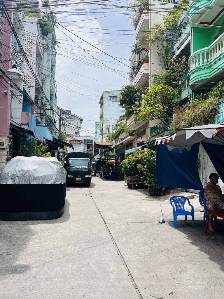 MẶT TIỀN HẺM KINH DOANH - LÒ SIÊU Q.11 - HẺM 10M THÔNG - 4 TẦNG, 6PN - CHỈ NHỈNH 10 TỶ