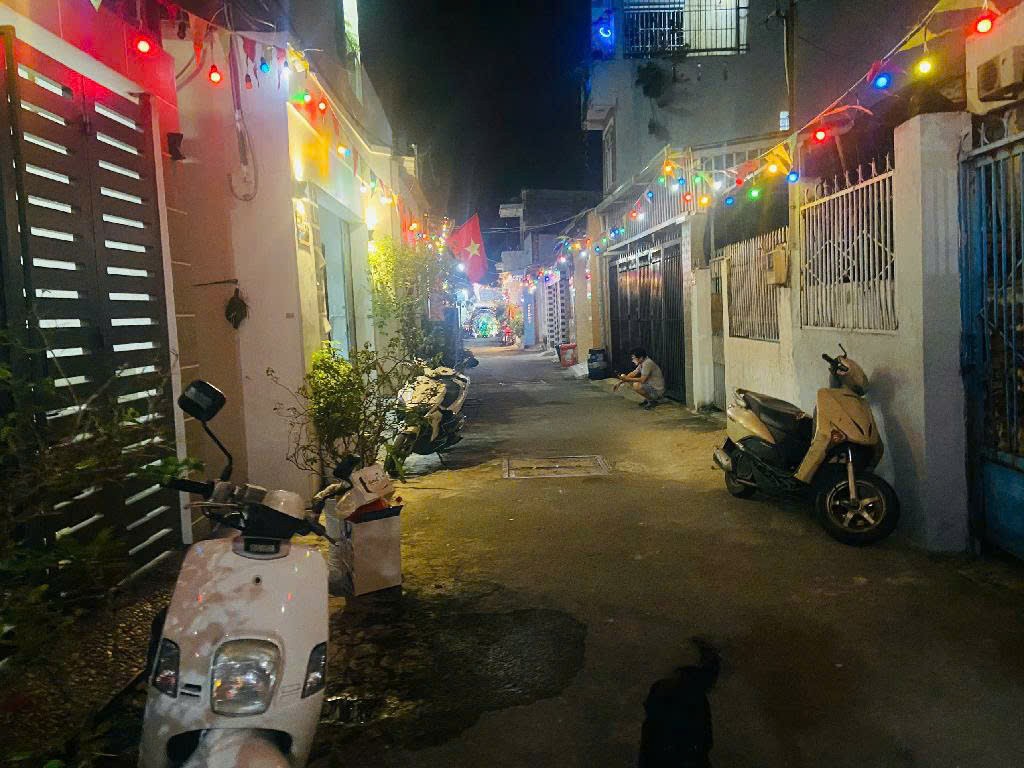 Cần bán gấp nhà đẹp Linh Xuân – giá tốt bất ngờ ngay chợ Linh Xuân.