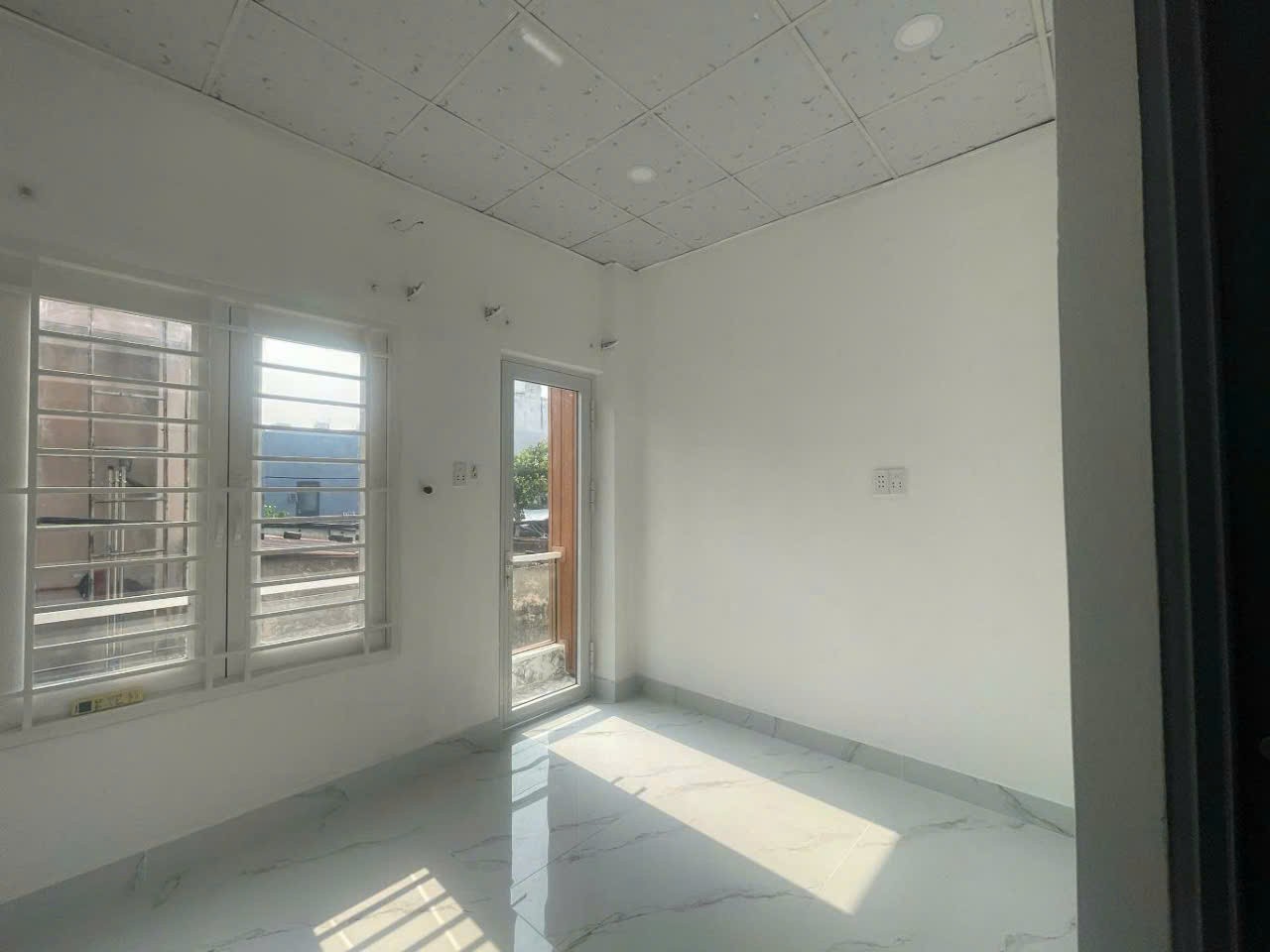 Nhà đẹp trung tâm Linh Đông nhỉnh 4,x Tỷ cạnh Phạm Văn Đồng.