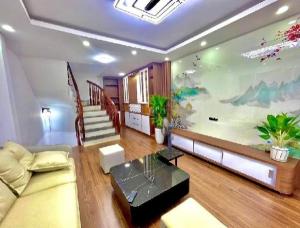 5.72 tỷ 30m2 5 tầng ngõ rộng ô tô đỗ cổng #KIM GIANG #Thanh Trì NHÀ ĐẸP Ở LUÔN