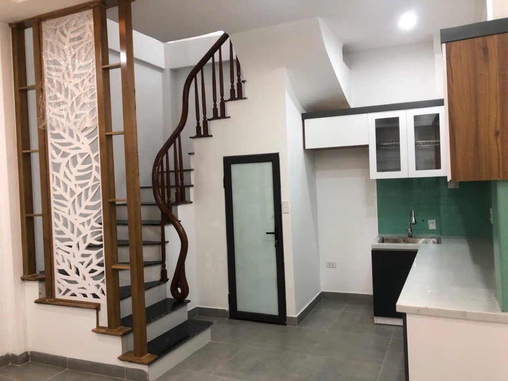GẦN TTTM THANH TRÌ, NHÀ DÂN XÂY, NGÕ NÔNG, LÔ GÓC 10M RA Ô TÔ 34M2 4 TẦNG 5,65 TỶ