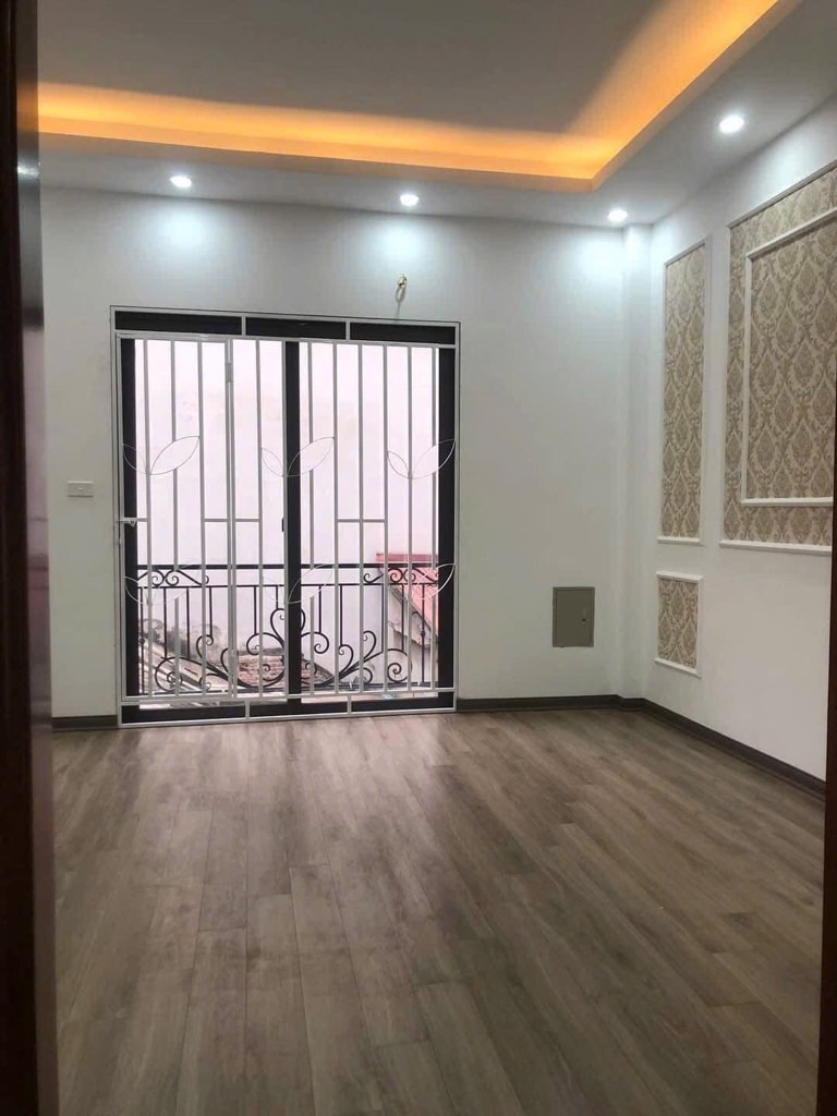 GẦN TTTM THANH TRÌ, NHÀ DÂN XÂY, NGÕ NÔNG, LÔ GÓC 10M RA Ô TÔ 34M2 4 TẦNG 5,65 TỶ