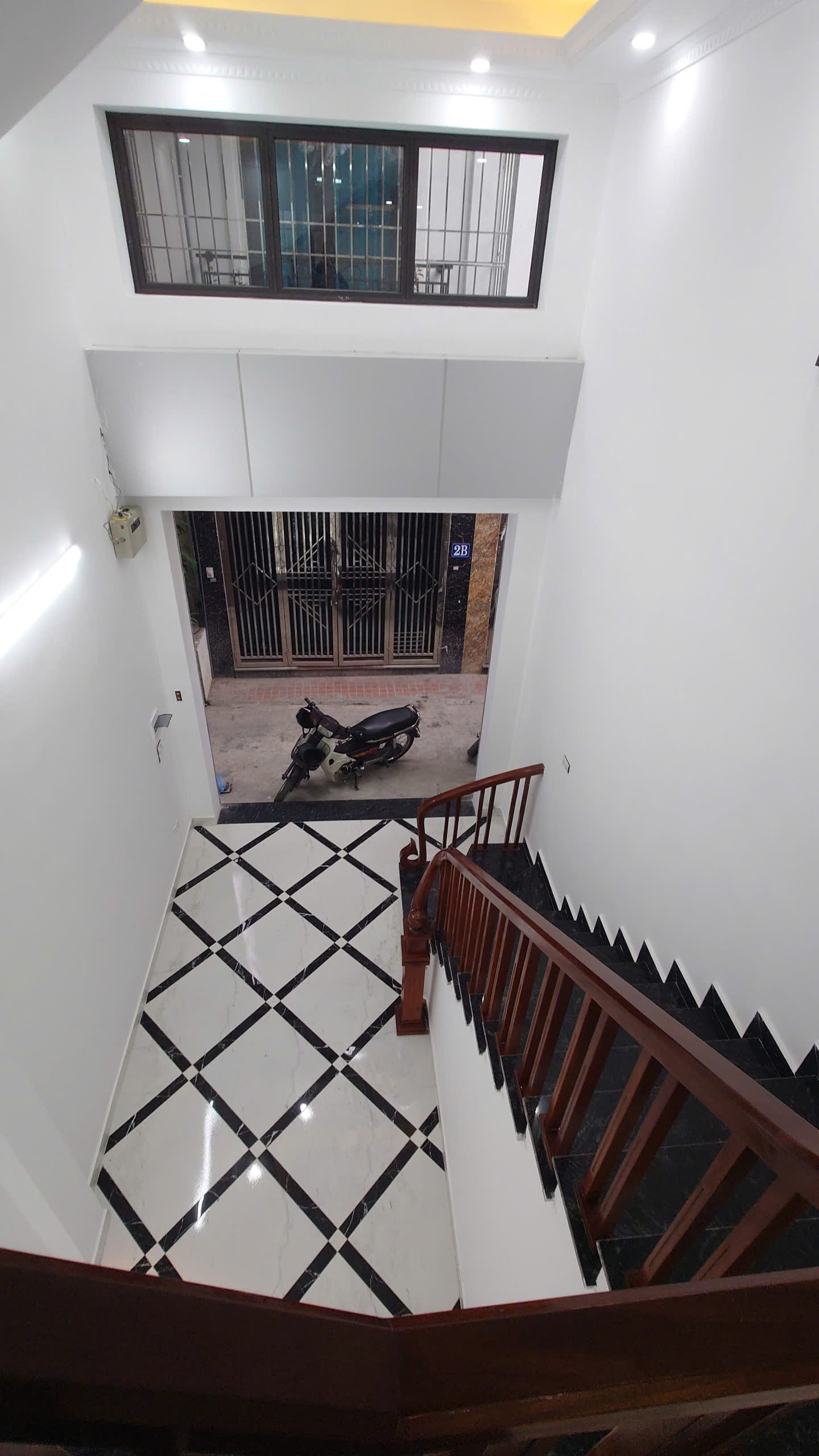 TRUNG TÂM LÕI THANH TRÌ, 5 TẦNG 35M2 LÔ GÓC, GẦN Ô TÔ ĐỖ CỬA 6,5Tỷ