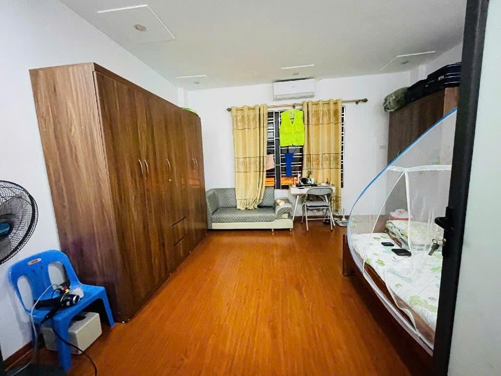 Cần bán nhà Phúc Lợi 33m², 2 tầng, giá 3,7 tỷ tiện ích đầy đủ