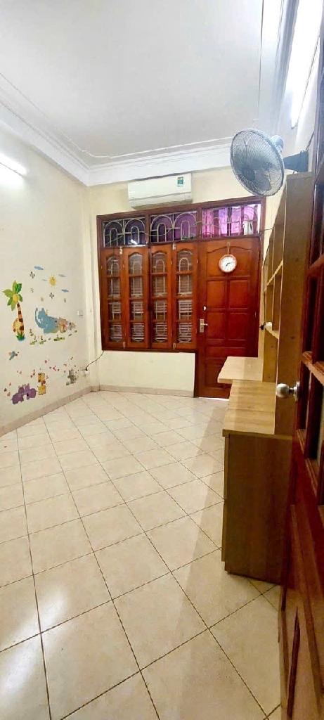 Bán nhà ngõ 134 Quan Nhân, 41m2, 4 tầng, vài bước ra phố, nội thất xịn, hơn 7,5 tỷ