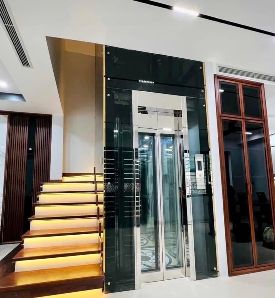 Bán nhà Vũ Trọng Phụng, mặt tiền rộng, ngõ ô tô, thang máy nhập khẩu, 55m2, nhỉnh 18 tỷ