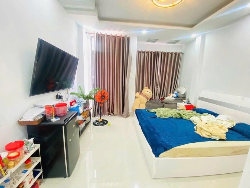 Bán nhà Khuất Duy Tiến, ô tô ngủ trong nhà, vài bước ra phố, 54m2, nhỉnh 10 tỷ