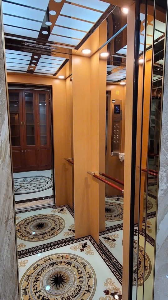 Bán nhà Láng Hạ, phân lô ô tô tránh, thang máy, 55m2, hơn 18 tỷ