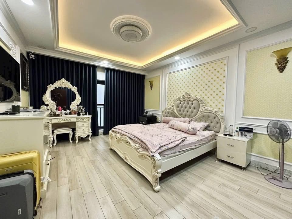Bán nhà Láng Hạ, phân lô ô tô tránh, thang máy, 55m2, hơn 18 tỷ