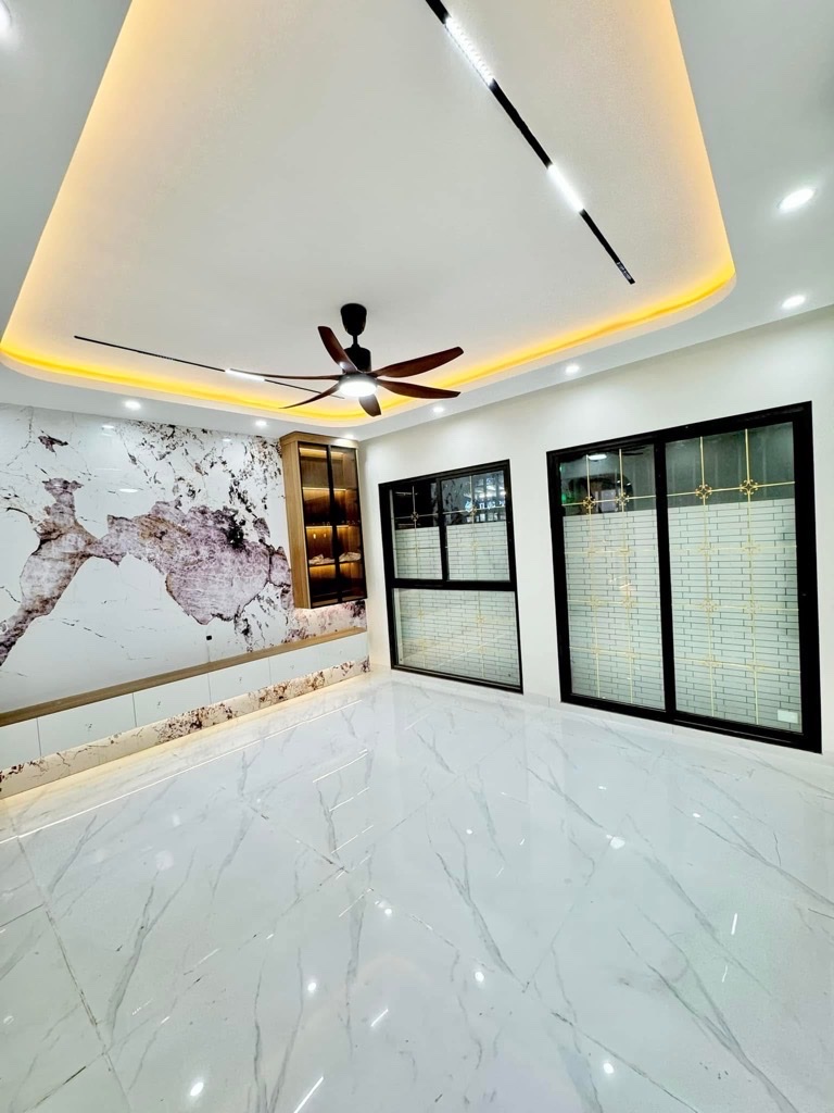 Bán tòa nhà văn phòng Lê Văn Lương, 55m2, nhỉnh 18 tỷ