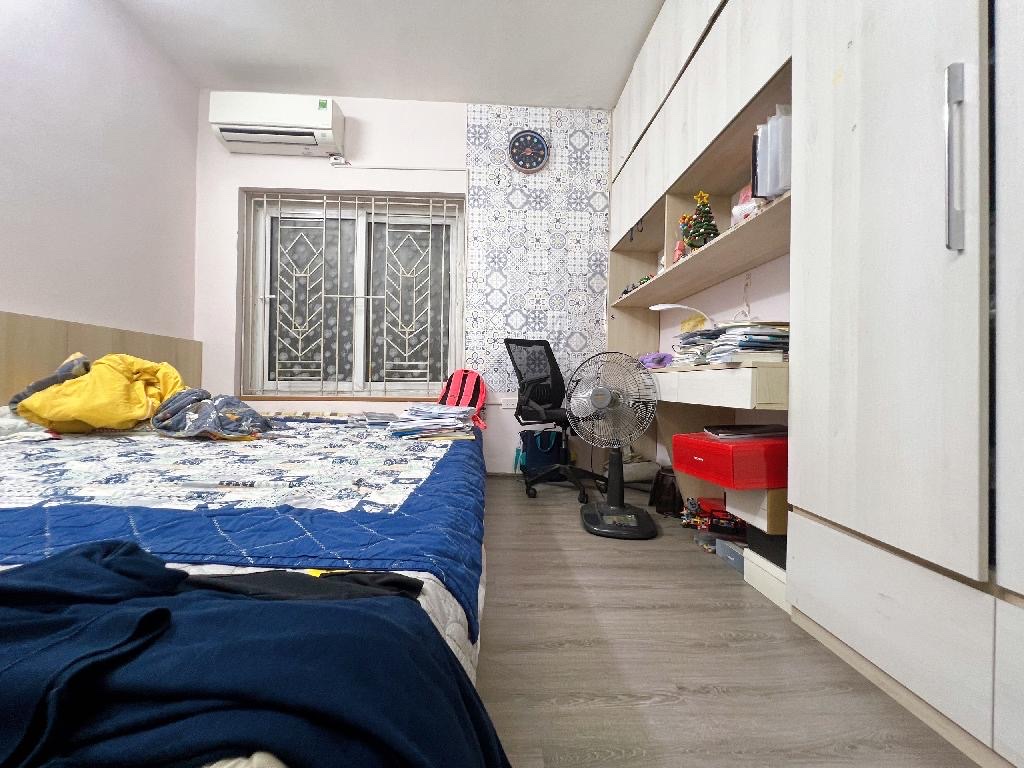 Bán nhà Thanh Xuân Bắc, 3PN, 2WC, nội thất đẹp, ô tô đỗ chân cầu thang, chỉ 3,8 tỷ