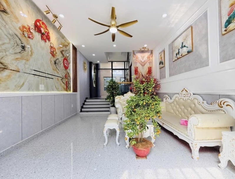 Bán nhà văn phòng Ngụy Như Kon Tum, doanh thu gần 1 tỷ/năm; 56m2, nhỉnh 18 tỷ