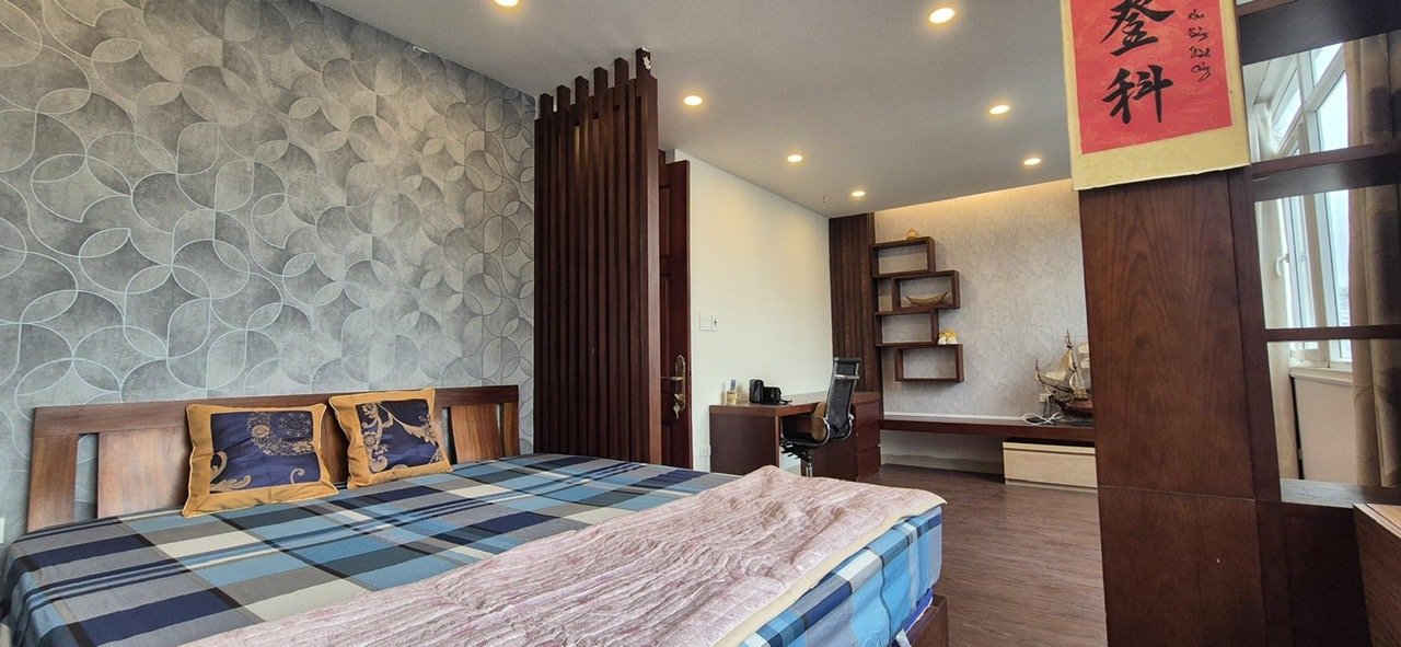Bán căn hộ Penhouse 130m2 ở Ngụy Như Kon Tum, ban công chạy dọc quanh nhà, nhỉnh 4 tỷ