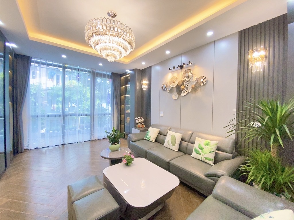 Bán nhà Lê Văn Lương, gara ô tô, thang máy, mặt tiền rộng, 60m2, hơn 19 tỷ