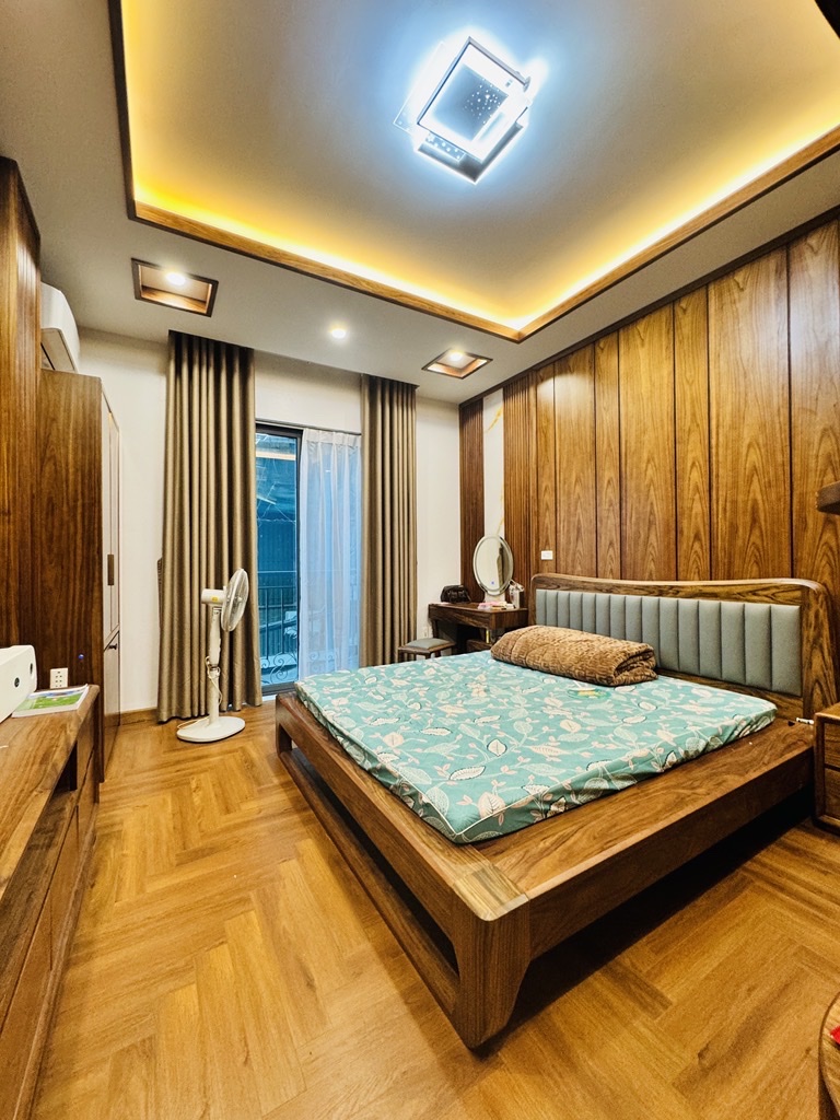 Bán nhà Lê Văn Lương, gara ô tô, thang máy, mặt tiền rộng, 60m2, hơn 19 tỷ