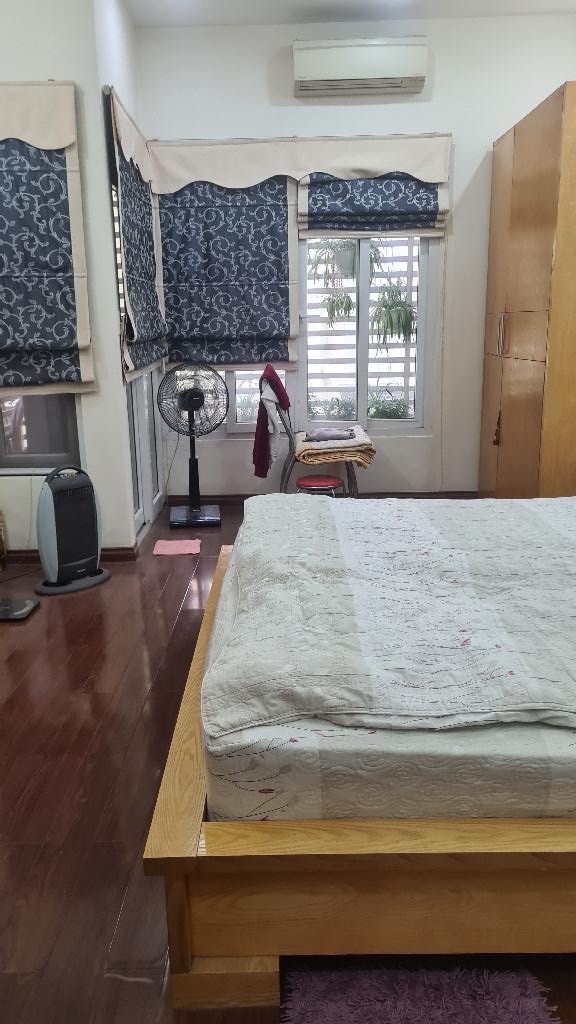 Bán nhà Nguyễn Thị Định, gara ô tô 7 chỗ, thang máy, gần phố, 60m2, giá bán 17,8 tỷ