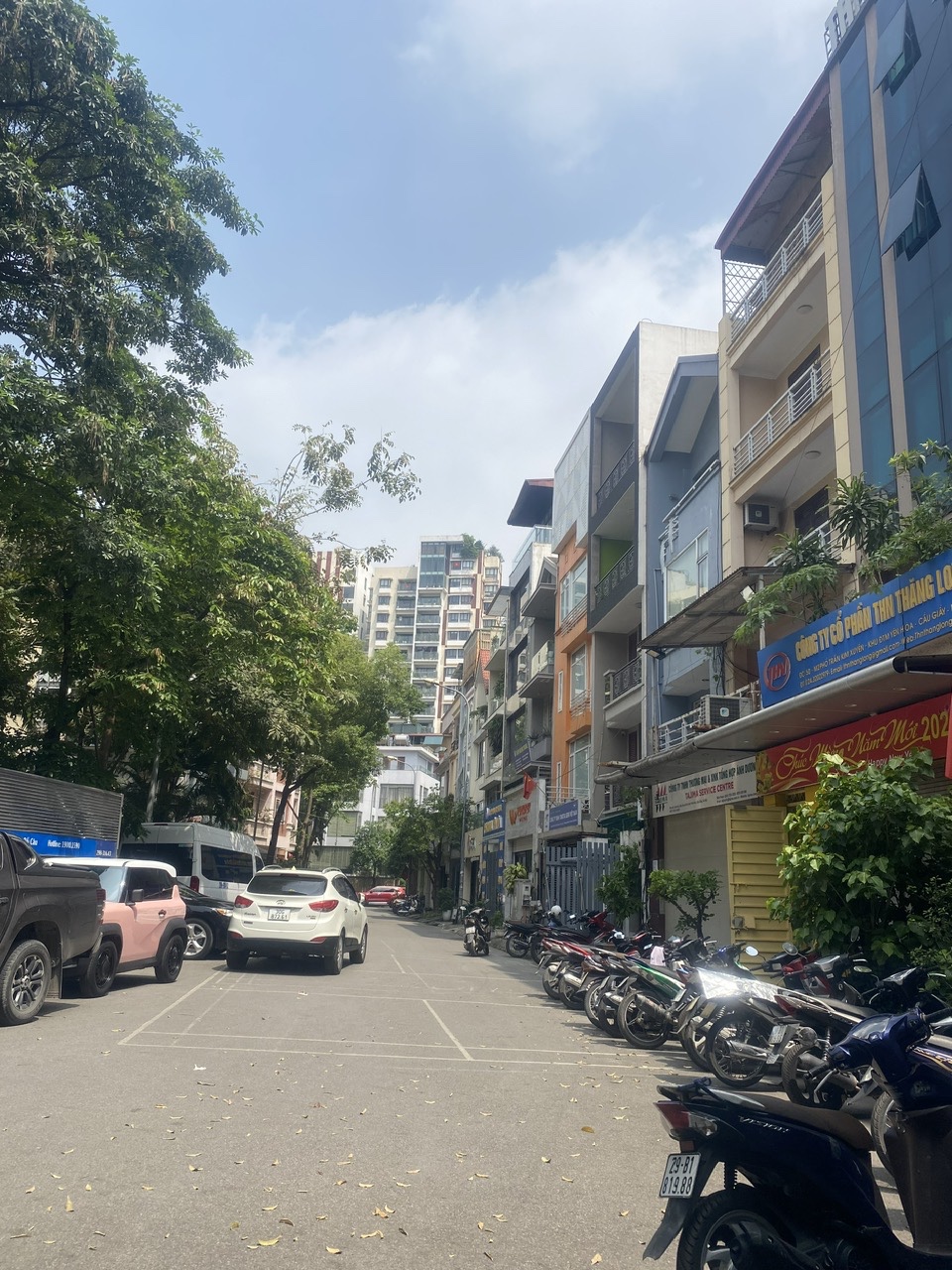 Bán nhà Trung Kính, gara ô tô 7 chỗ, 2 thoáng, gần phố, 60m2, hơn 18 tỷ