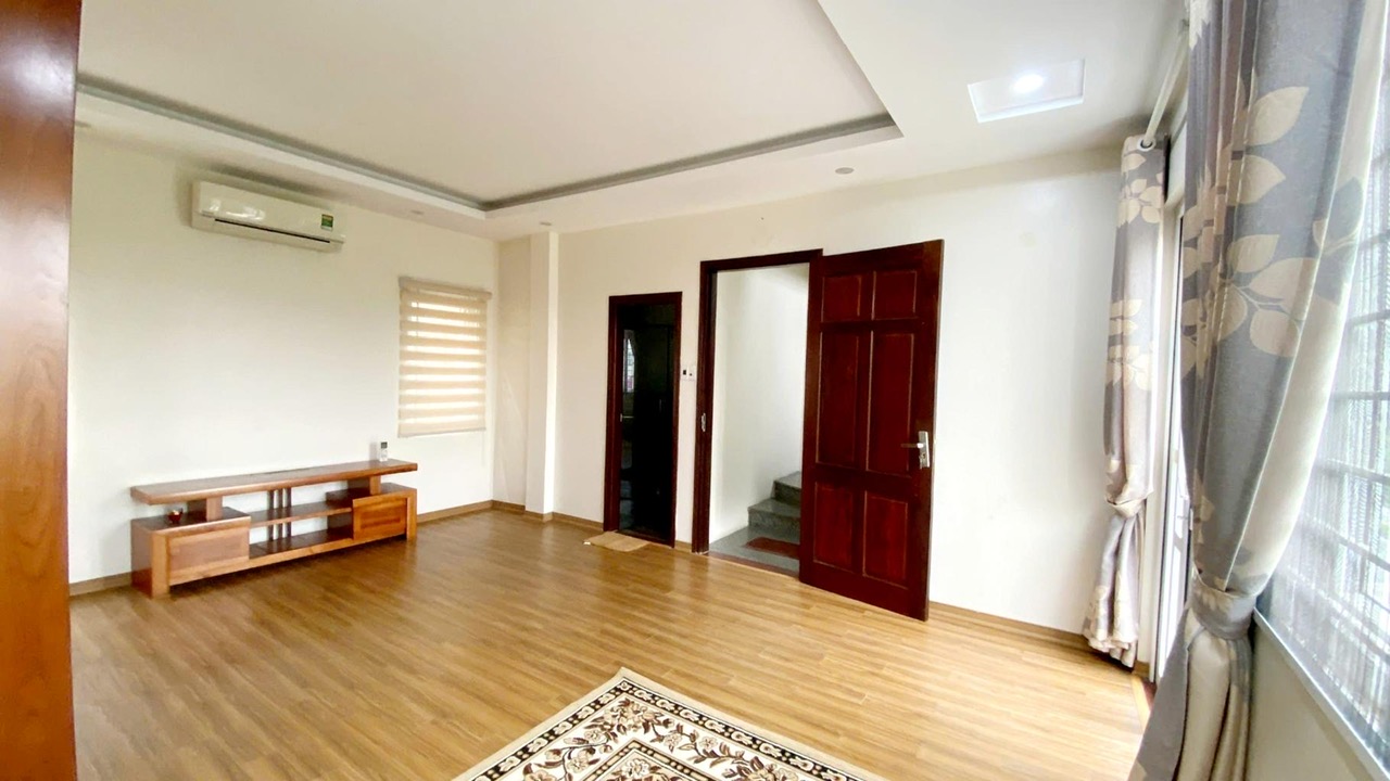 Bán nhà Trung Văn, ô tô đỗ cửa, mặt tiền kinh doanh, gần phố, 38m2, chưa đến 6 tỷ