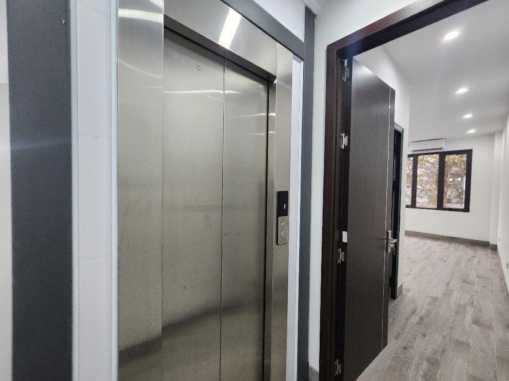 Nguyễn Tuân, THANG MÁY, VỈA HÈ ôtô tránh, 67M2, 2THOÁNG, 6 TẦNG, FULL nội thất, hơn 15 tỷ