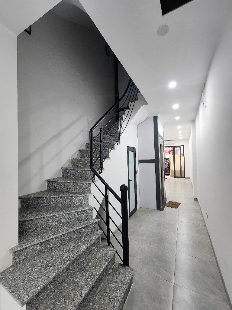 Nguyễn Tuân, THANG MÁY, VỈA HÈ ôtô tránh, 67M2, 2THOÁNG, 6 TẦNG, FULL nội thất, hơn 15 tỷ