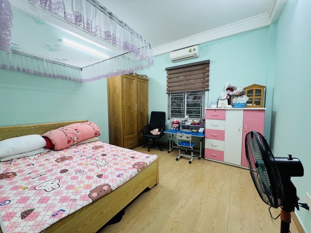 KHUẤT DUY TIẾN, 2 MẶT NGÕ OTO, gần phố, nhà đẹp ở luôn, 54m2 phân lô, hơn 16 tỷ