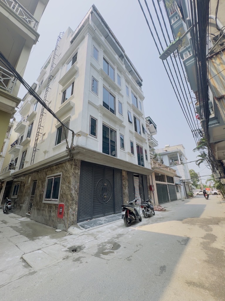 Bác sĩ Viện Nhi bán nhà MẠC THÁI TỔ, ô tô 7 chỗ đỗ cổng, gần phố, 69m2, 5 tầng, hơn 18 tỷ