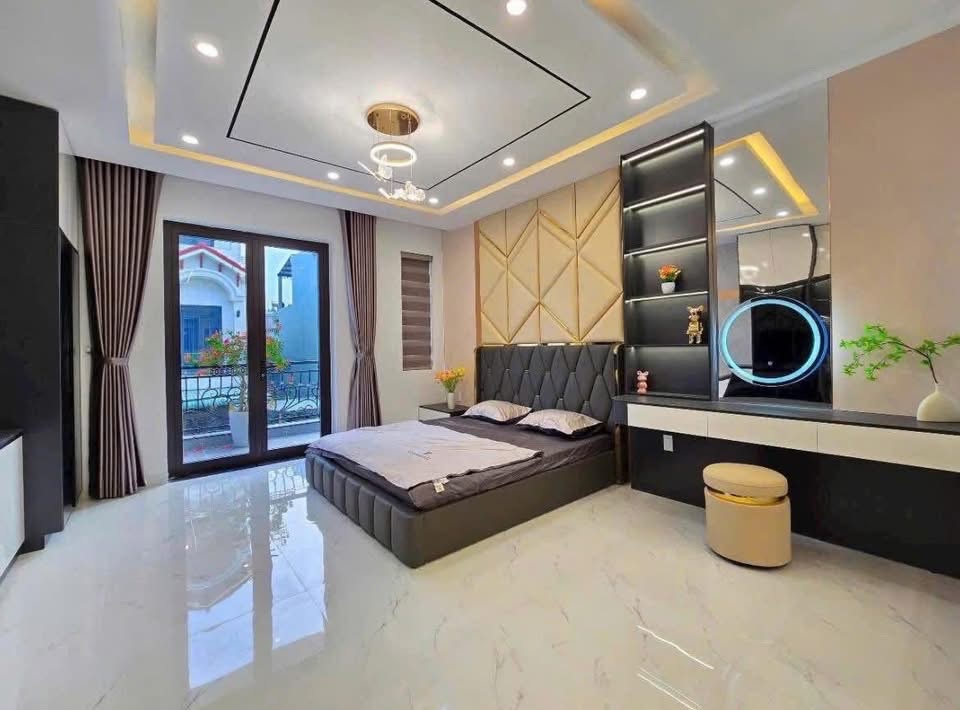 Bán nhà Ngụy Như Kon Tum, hàng xóm CT Trần Đại Quang, Gara oto, vỉa hè, 76m2, nhỉnh 19 tỷ