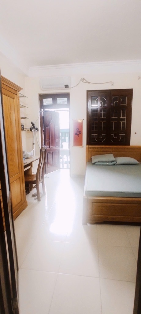 Bán nhà Lê Văn Lương, trước nhà rộng như sân bóng đá, 45m2, 14.5 tỷ