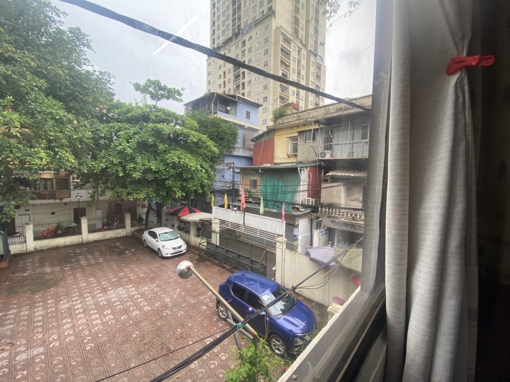 Bán nhà Vũ Trọng Phụng, ô tô đỗ cửa, view sân chơi, 35m2, chỉ 7,4 tỷ