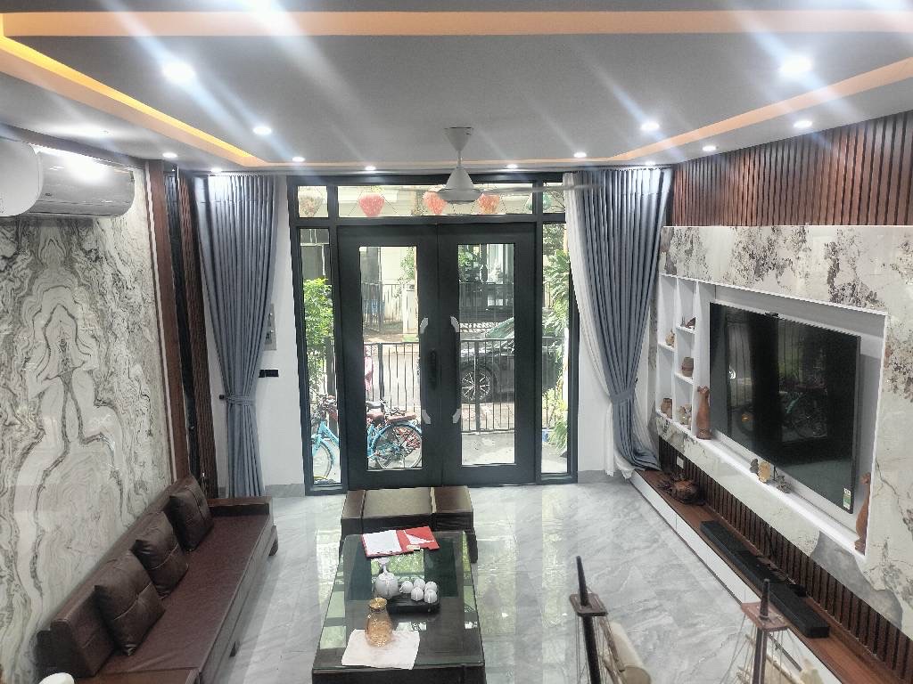 Bán nhà Nguyễn Thị Định, thang máy, gara ô tô 7 chỗ, mặt tiền kinh doanh, 52m2, hơn 18 tỷ