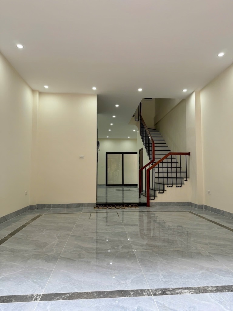 Bán nhà Lương Thế Vinh, Gara ô tô 7 chỗ, gần Đại học Hà Nội, sát mặt phố, 58m², hơn 18 tỷ