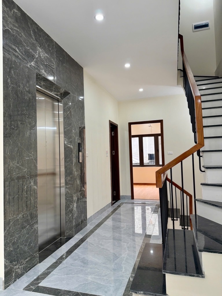 Bán nhà Lương Thế Vinh, Gara ô tô 7 chỗ, gần Đại học Hà Nội, sát mặt phố, 58m², hơn 18 tỷ