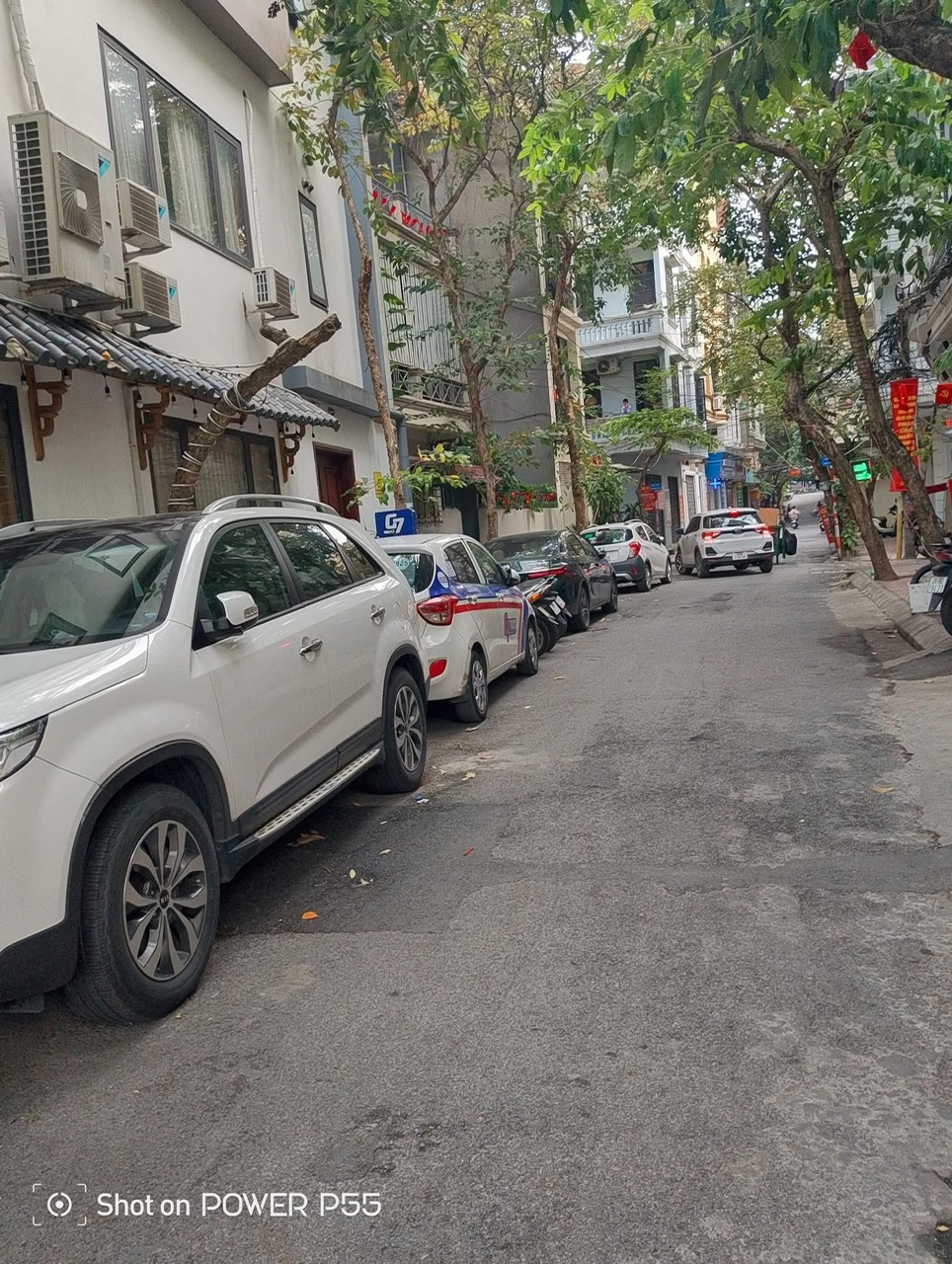 Vị trí vàng, nhà đẹp, ô tô xếp vài hàng trước cửa, sát phố Khuất Duy Tiến, hơn 19 tỷ