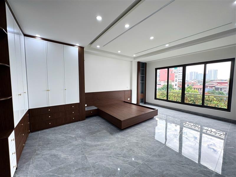 Vị trí vàng, nhà đẹp, ô tô xếp vài hàng trước cửa, sát phố Khuất Duy Tiến, hơn 19 tỷ