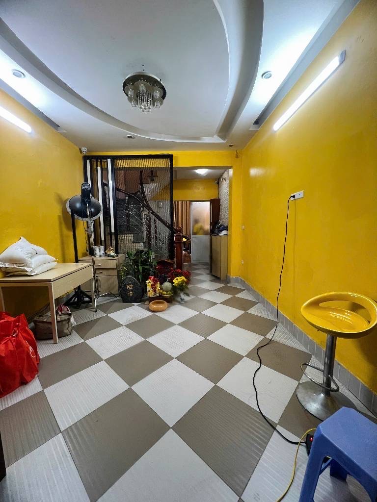 Nhà đẹp Vũ Trọng Phụng, Gara ô tô, sát phố, ngay khu trung tâm, 52m2, hơn 19 tỷ