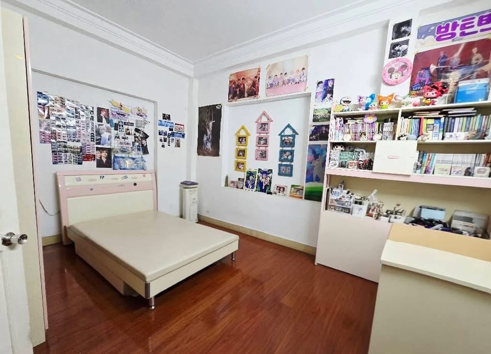 Cần bán nhà Nguyễn Tuân, đường trước nhà rộng hơn 10m, có vỉa hè 2 bên, thang máy, 60m2