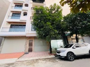 Phân lô Nguyễn Trãi, Thanh Xuân, vỉa hè rộng, ô tô đỗ cổng, 3 bước ra ngã tư, 125m2, hơn 18 tỷ