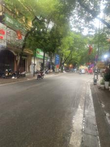 Bán nhà 8 tầng Thang máy, Gara ôtô, 53m2, Ngụy Như Kon Tum, MT gẩn 6m, full nội thất, chỉ 21 tỷ