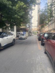 Bán nhà Vũ Trọng Phụng, lô góc 3 mặt thoáng, gần phố, view sân chung cư, 51m2, hơn 19 tỷ