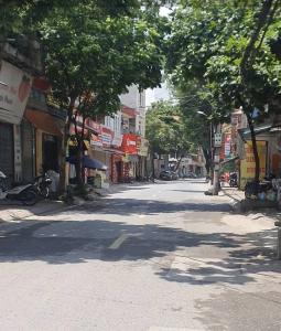 Nhà đẹp, phố VIP Ngụy Như Kon Tum, thang máy, gara ô tô, vài bước ra phố, hơn 19 tỷ