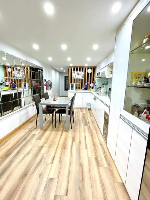 GIẢM SỐC NHÀ ĐẸP THỤY KHUÊ_ NGUYỄN ĐÌNH THI PHỐ VIP TÂY HỒ KD THANG MÁY 2 THOÁNG 13,75 TỶ