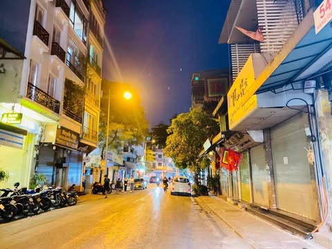 GIẢM SỐC NHÀ MẶT PHỐ LƯƠNG VĂN CAN TT QUẬN HOÀN KIẾM KD VỈA HÈ 67M X 3 TẦNG 31,5 TỶ