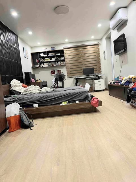 CHÍNH CHỦ CẦN BÁN GẤP NHÀ ĐỘI CẤN TT BA ĐÌNH FULL NỘI THẤT 45M X 4 TẦNG MT 5,75M 8.6 TỶ