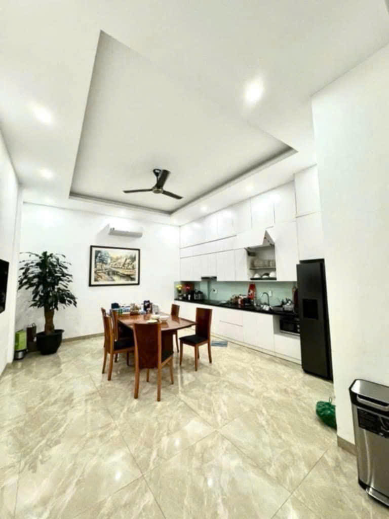 BÁN GẤP NHÀ ĐỘI CẤN TT BA ĐÌNH GIÂP RANH CẦU GIẤY Ô TÔ KD 100M X  4 TẦNG MT 5,2M 25 TỶ