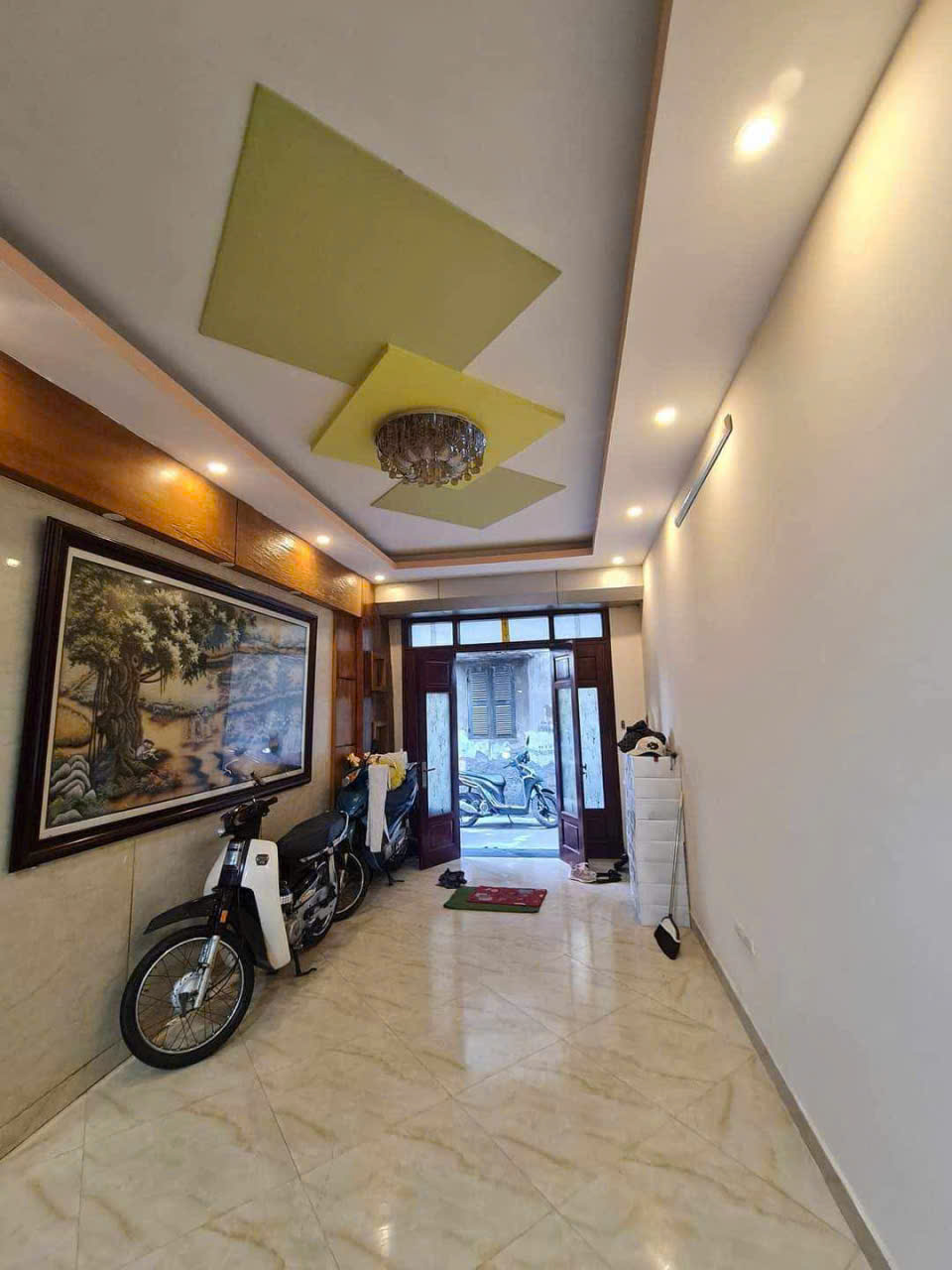 NHÀ ĐẸP HOÀNG HOA THÁM TT BA ĐÌNH  NỘI THẤT SỊN XÒ 40M X 4 TẦNG 8,6  TỶ