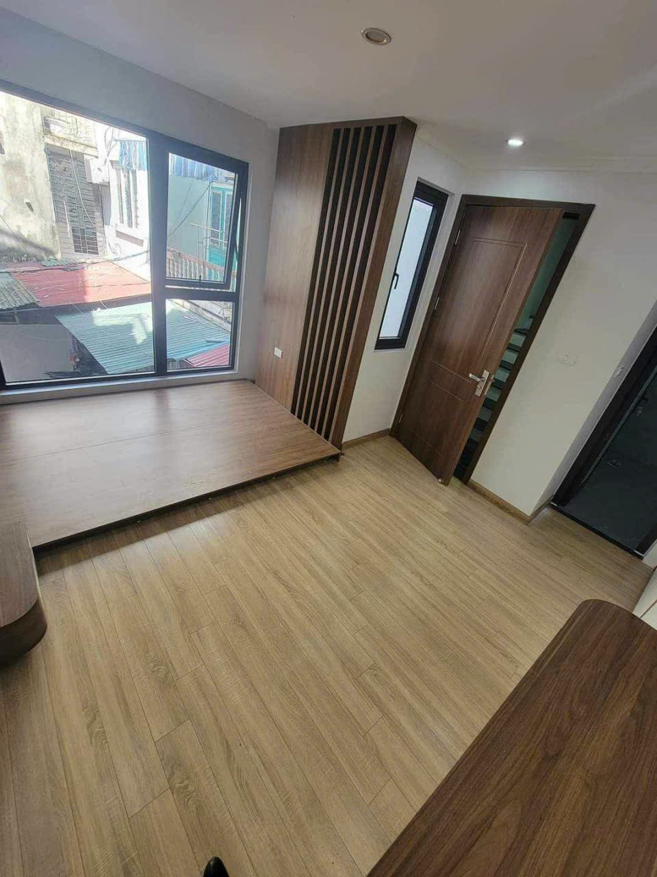 BÁN GẤP NHÀ ĐẸP THỤY KHUÊ TT TÂY HỒ FULL NỘI THẤT 30M X 5 TẦNG 5,75  TỶ